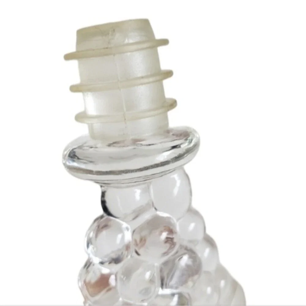 Clear Bunch of Grapes Wine Topper
